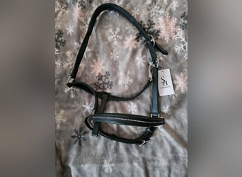 Neues Lederhalfter mit Strasssteinen 