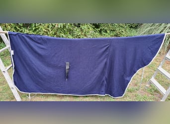 mehrere Decken, Sättel und Zubehör wegen Aufgabe der Pferdehaltung