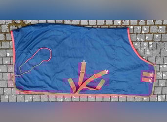 2 leichte Mio Stalldecken