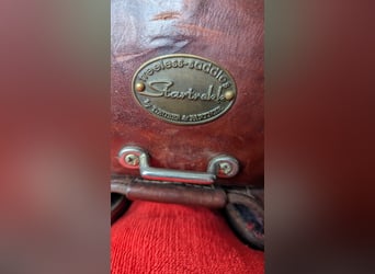 Schöner Baumloser Sattel von Deuber & Partner