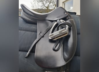 Amerigo Basso klassischer Dressursattel 17" top Zustand!