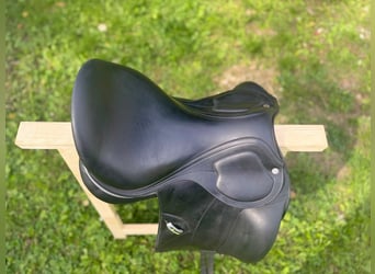 Amerigo Pasubio Dressursattel 17,5" Monoblatt schwarz