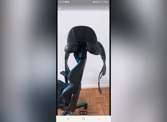 Antares Dressursattel 17,5 Zoll 31cm kammerweite