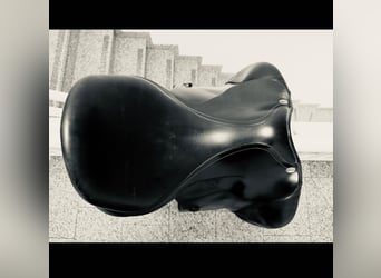 Cobra Dressursattel gebraucht 17,5