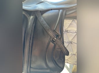 Dressage Evolution EVOD02 17" Schwarz/Lack