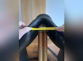 Dressursattel Amerigo Cervia II Schwarz 17,5 / 4 (wie neu!)