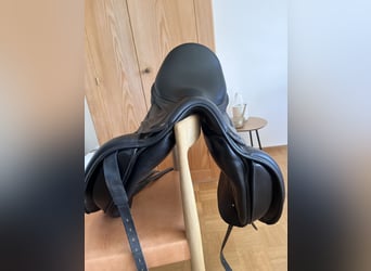 Dressursattel Amerigo Cervia II Schwarz 17,5 / 4 (wie neu!)