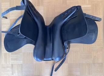 Dressursattel Amerigo Cervia II Schwarz 17,5 / 4 (wie neu!)