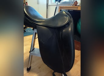 Dressursattel der Marke Stübben, Modell Maestoso