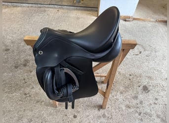 Dressursattel Karl Niedersüß Andante 17.5 Zoll Kammer 30cm nahezu neu!