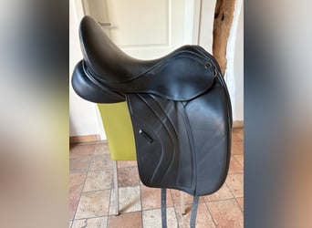 Dressursattel Sankey von AJ, 17,5 Zoll