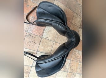 Dressursattel Sankey von AJ, 17,5 Zoll
