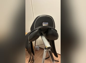 Dressursattel Velicea Kristall  neuwertig