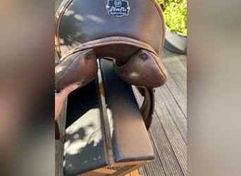 Dressursattel von DEUBER mit verstellbarer Kopfeisen, inklusive Zaumzeug & Gurt!  