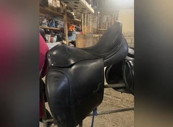 Dressursattel von Sattlerei Otto Schuhmacher Marienheide zu verkaufen