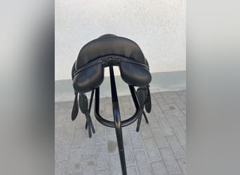 Equinomic Klassischer Dressursattel