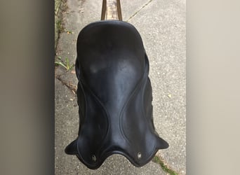 Hennig Dressursattel