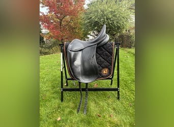 Hochwertiger Dressursattel der Marke Childeric 17,5 "
