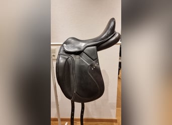 Jorge Canaves Celebration Dressur Sattel 17,5 Zoll