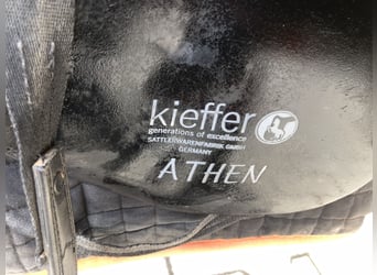 Kiefer Athen Dressursattel, breite Kammer Kiefer Athen Dressursattel, breite Kammer