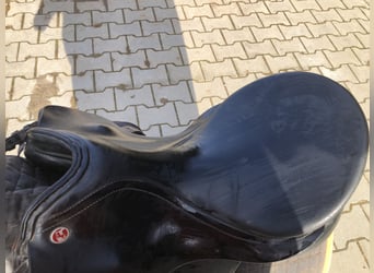 Kiefer Athen Dressursattel, breite Kammer Kiefer Athen Dressursattel, breite Kammer