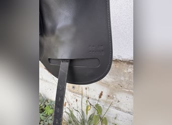 Komplett neuer 3S Dressursattel 17' Modell St Florian