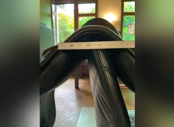 Röösli Dressur Sattel 18 Zoll