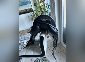 TOP Dressursattel "KenTaur ITHAKA CARBON"