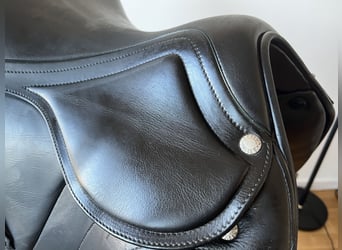 Wunderschöner Amerigo Vega Dressursattel 17 ''