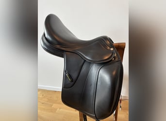 Wunderschöner Amerigo Vega Dressursattel 17 ''