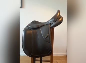 Wunderschöner Amerigo Vega Dressursattel 17 ''