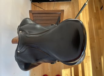 Wunderschöner Amerigo Vega Dressursattel 17 ''