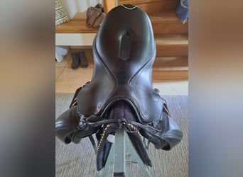 Zum Verkauf steht ein sehr  schönen und super bequemen Dressursattel Prestige X-Breath.