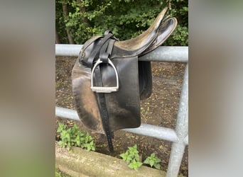 Islandsattel Trachten