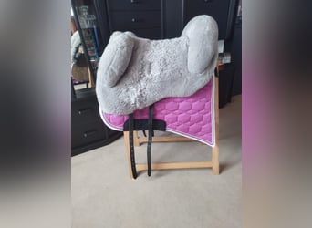 Mattes Lammfellsattel