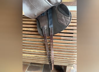 Cobra Springsattel „Courage“, braun, 17,5 Zoll, kaum benutzt