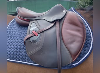 CWD 2G Carbon Sattel Springen