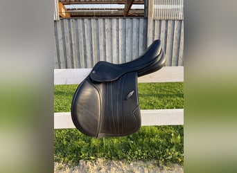 Equipe Springsattel „EK GO“ | 17,5" | Carbonbaum | Latexkissen