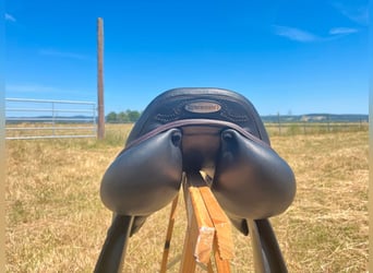 Euroriding / Prestige Emilio Doubliert Springsattel 17/33 neu