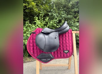 Prestige Springsattel Skyward schwarz 15/33 pony