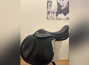 Verkaufe Springsattel der Marke Equiline