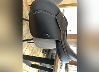 Wintec 500 Jump HART in 17,5 Zoll schwarz 