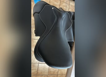 Wintec 500 Jump HART in 17,5 Zoll schwarz 