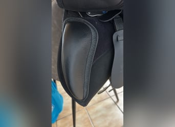 Wintec 500 Jump HART in 17,5 Zoll schwarz 