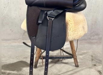 Freizeitsattel für kurze breite Pferde — 40 cm 17“ KW 35, Probeversand — VS Wanderreiten Trekking