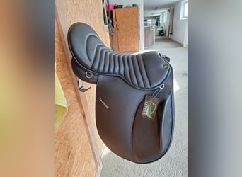 Supreme 18' VS Sattel