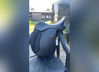 Wintec 500 Wide Vielseitigkeitssattel mit viel Zubehör 