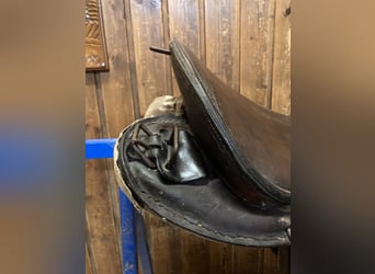 Bocksattel - Kavallerie Armeesattel - Wehrmacht englischer Sattel zu verkaufen