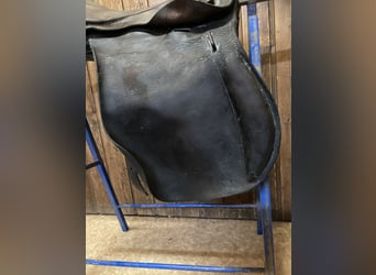 Bocksattel - Kavallerie Armeesattel - Wehrmacht englischer Sattel zu verkaufen