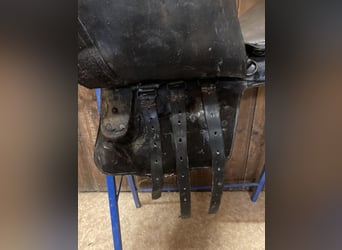 Bocksattel - Kavallerie Armeesattel - Wehrmacht englischer Sattel zu verkaufen